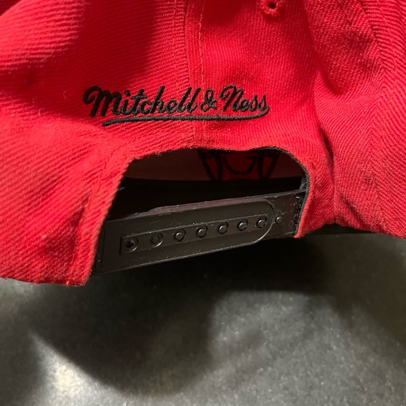 Mitchell & Ness Vintage Chicago Bulls Hat - Picture 2 of 5